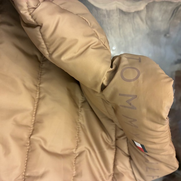 Tommy Hilfiger puff jacket - Picture 7 of 10